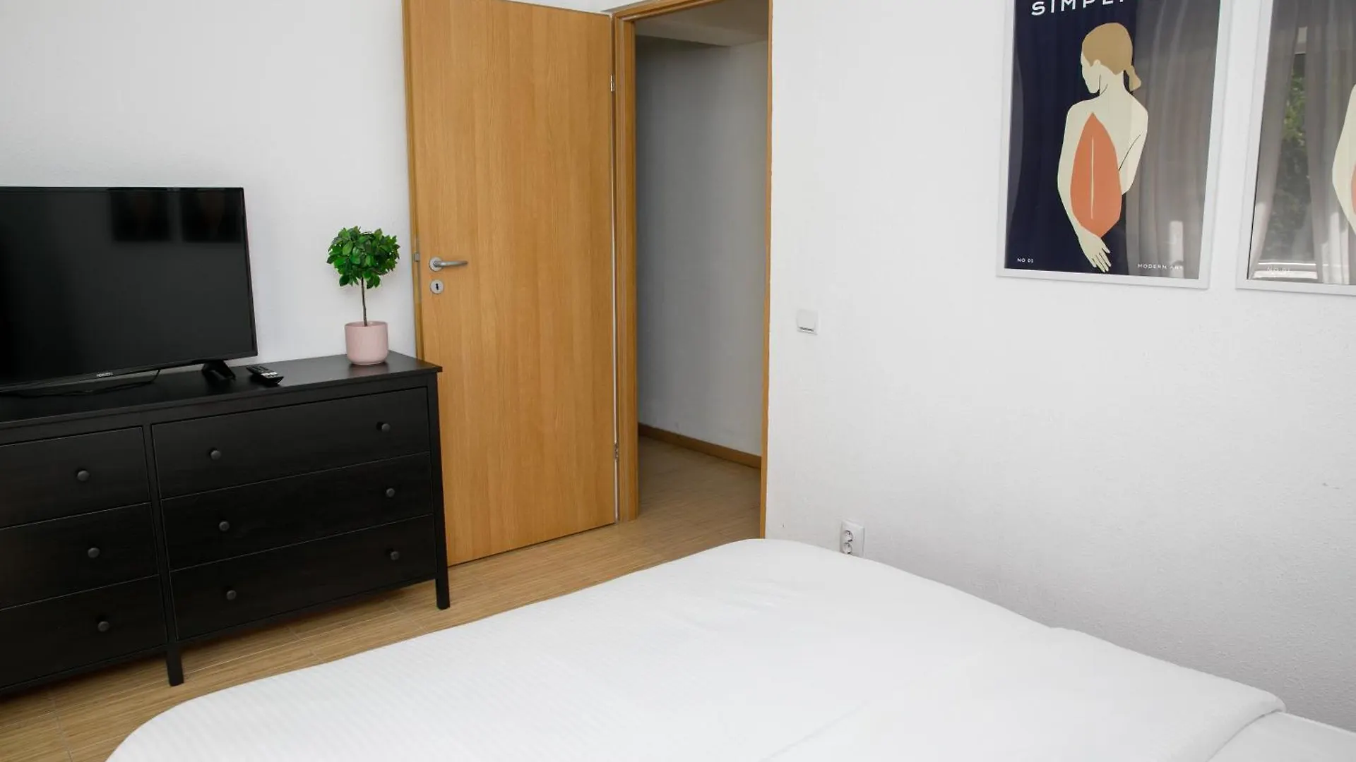 Color Apartments Corneliu Coposu No3 Bucharest Romania