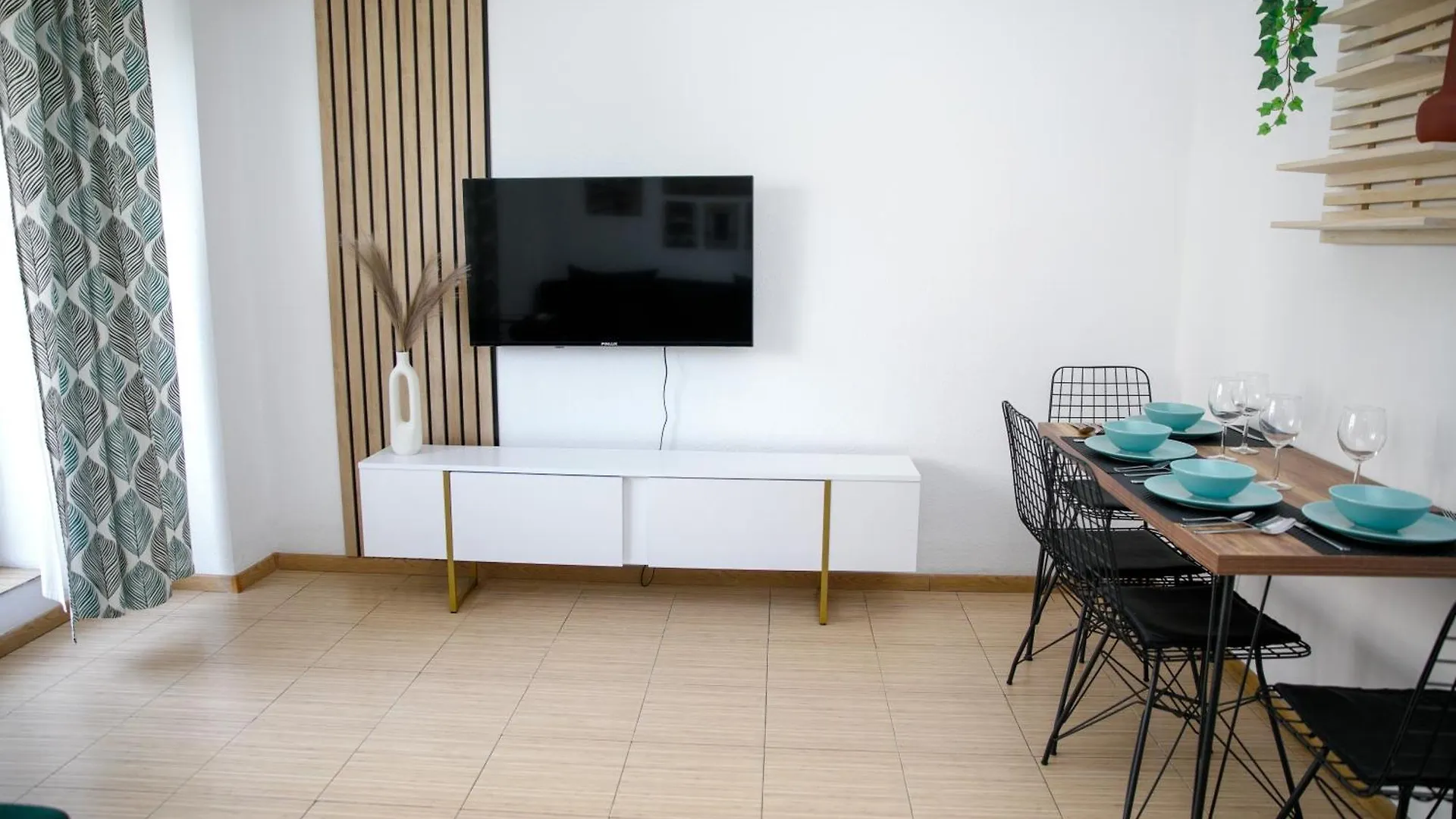 Color Apartments Corneliu Coposu No3 Bucharest Romania