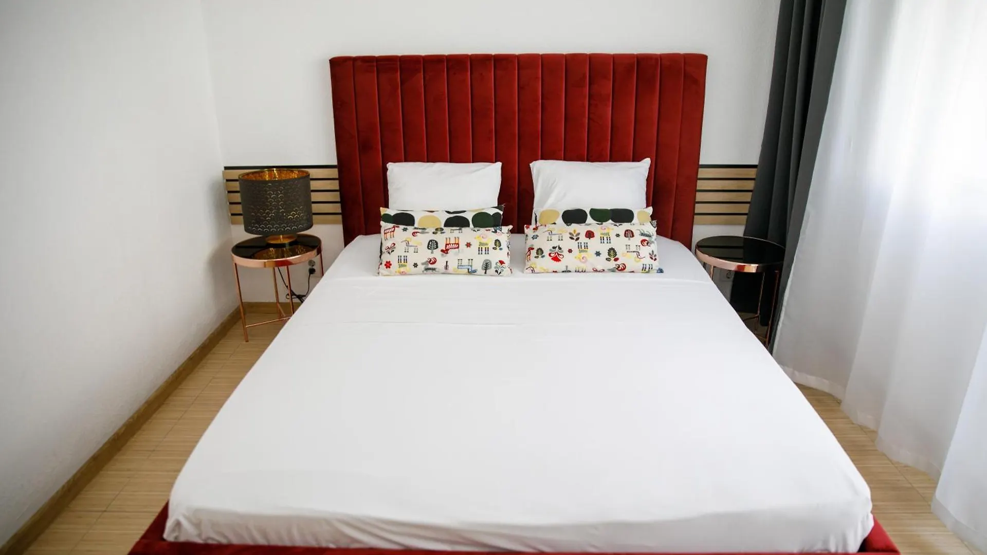 Color Apartments Corneliu Coposu No3 Bucharest Romania
