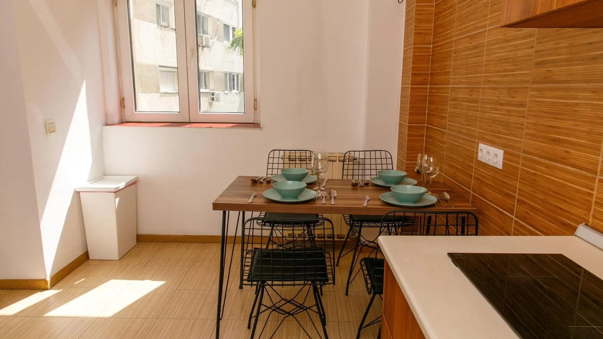 Color Apartments Corneliu Coposu No3 Bucharest 0*,