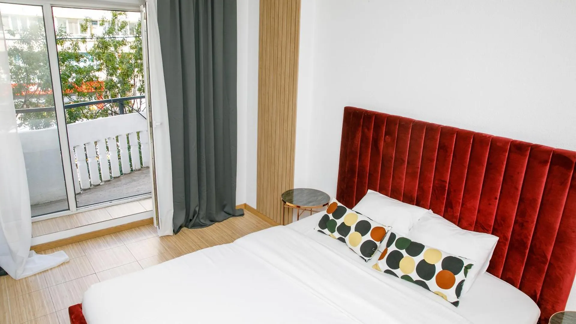 Color Apartments Corneliu Coposu No3 Bucharest Romania